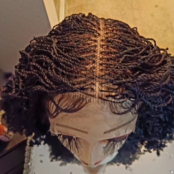 Wig - Picture 3 of 6